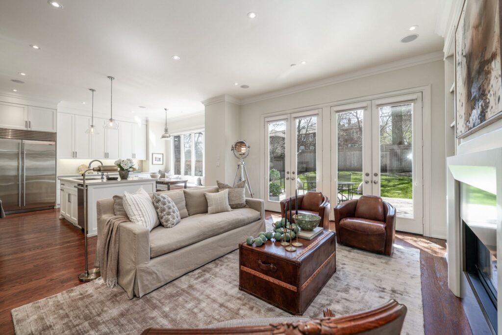 Photo of 344 Bessborough Dr
