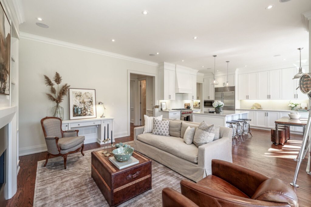 Photo of 344 Bessborough Dr