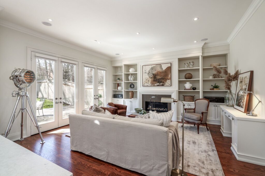 Photo of 344 Bessborough Dr