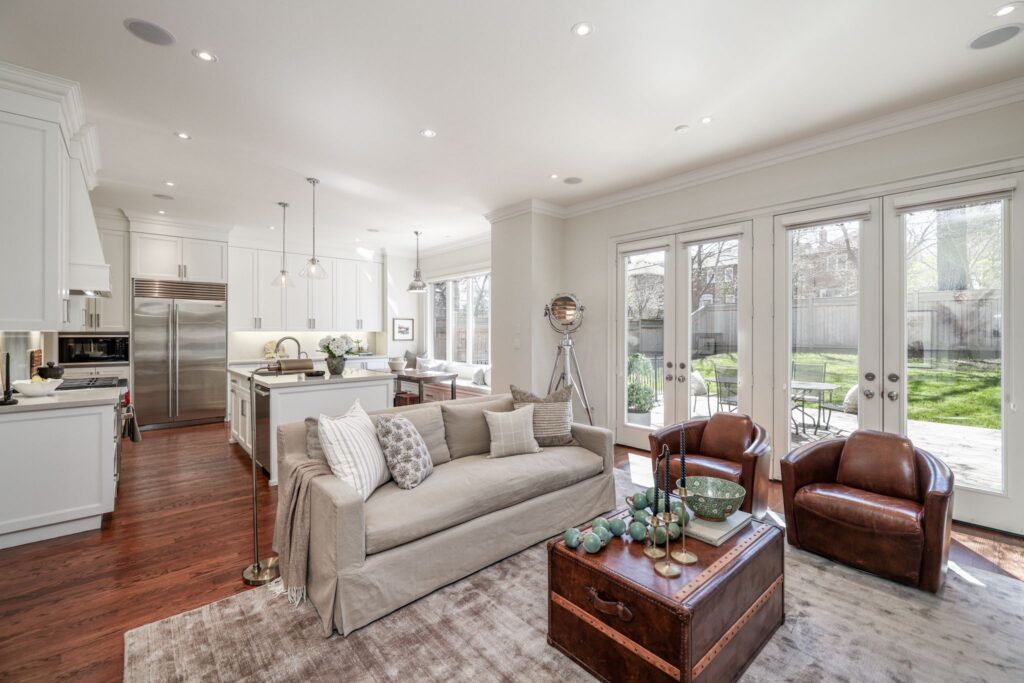 Photo of 344 Bessborough Dr