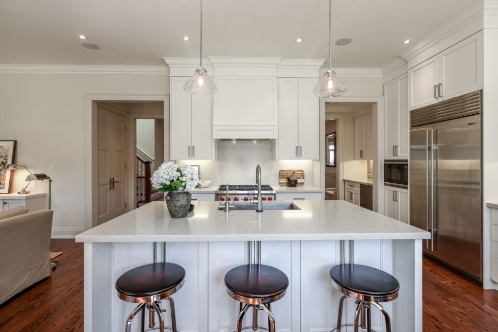 Photo of 344 Bessborough Dr