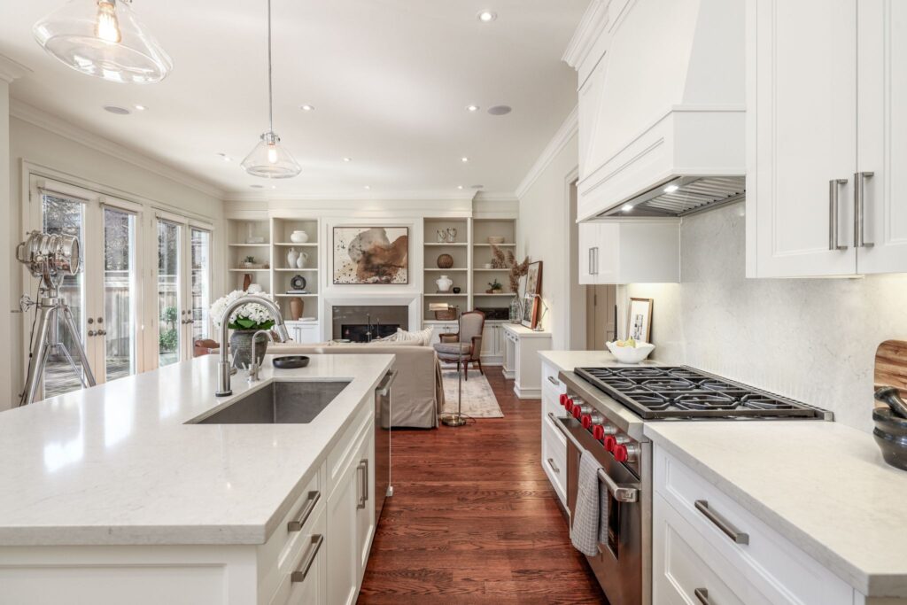 Photo of 344 Bessborough Dr