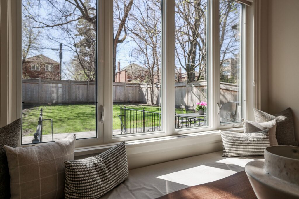 Photo of 344 Bessborough Dr