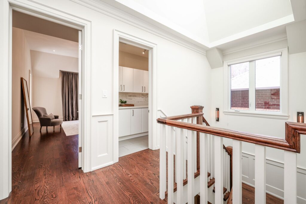 Photo of 344 Bessborough Dr