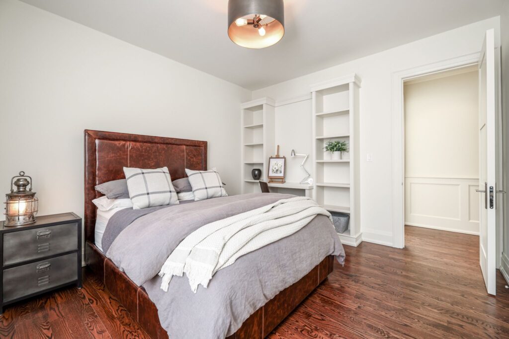 Photo of 344 Bessborough Dr