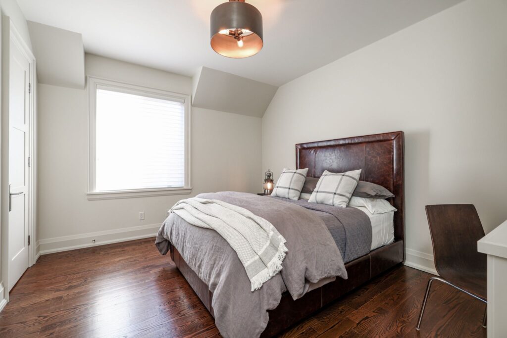 Photo of 344 Bessborough Dr