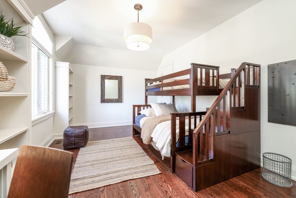 Photo of 344 Bessborough Dr