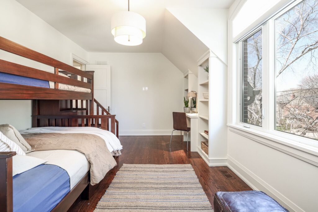 Photo of 344 Bessborough Dr