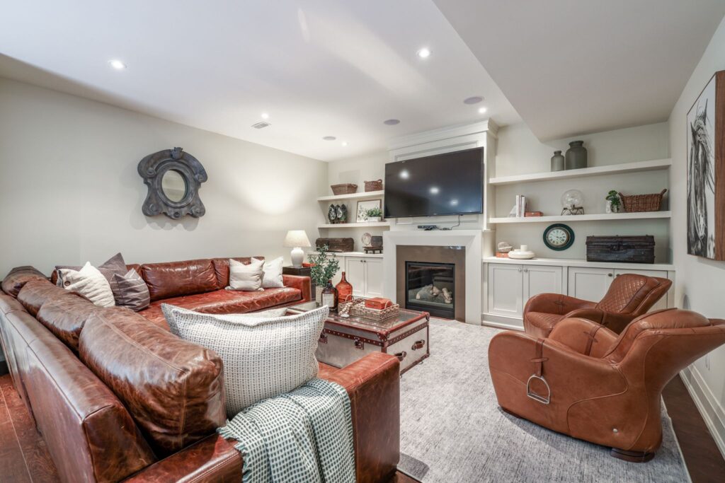 Photo of 344 Bessborough Dr
