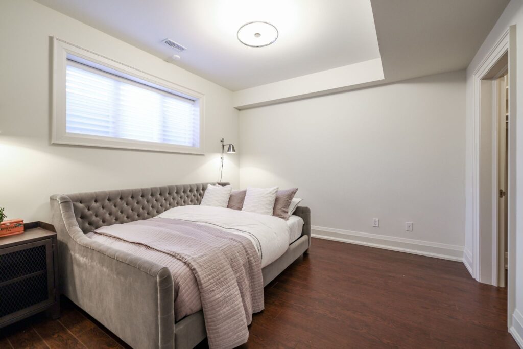 Photo of 344 Bessborough Dr