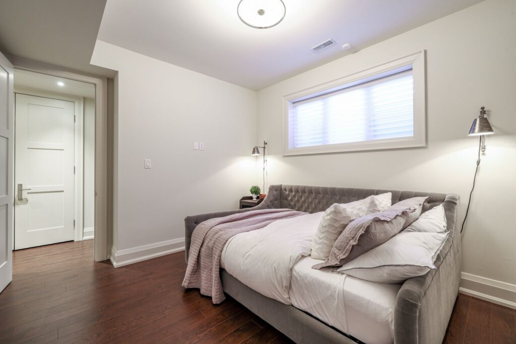 Photo of 344 Bessborough Dr