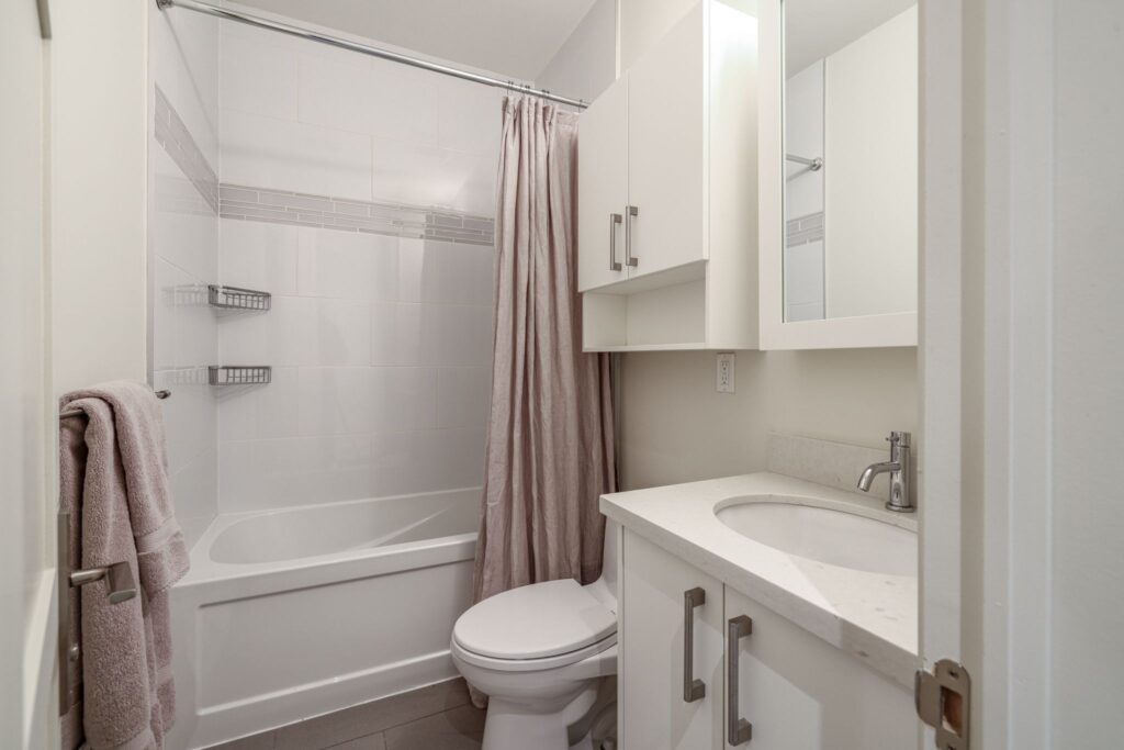 Photo of 344 Bessborough Dr