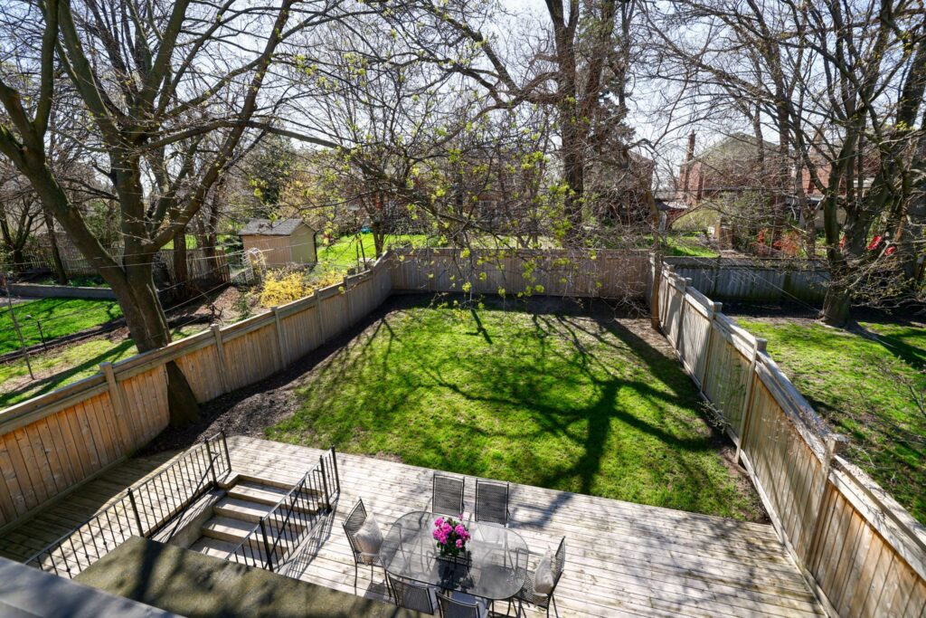 Photo of 344 Bessborough Dr