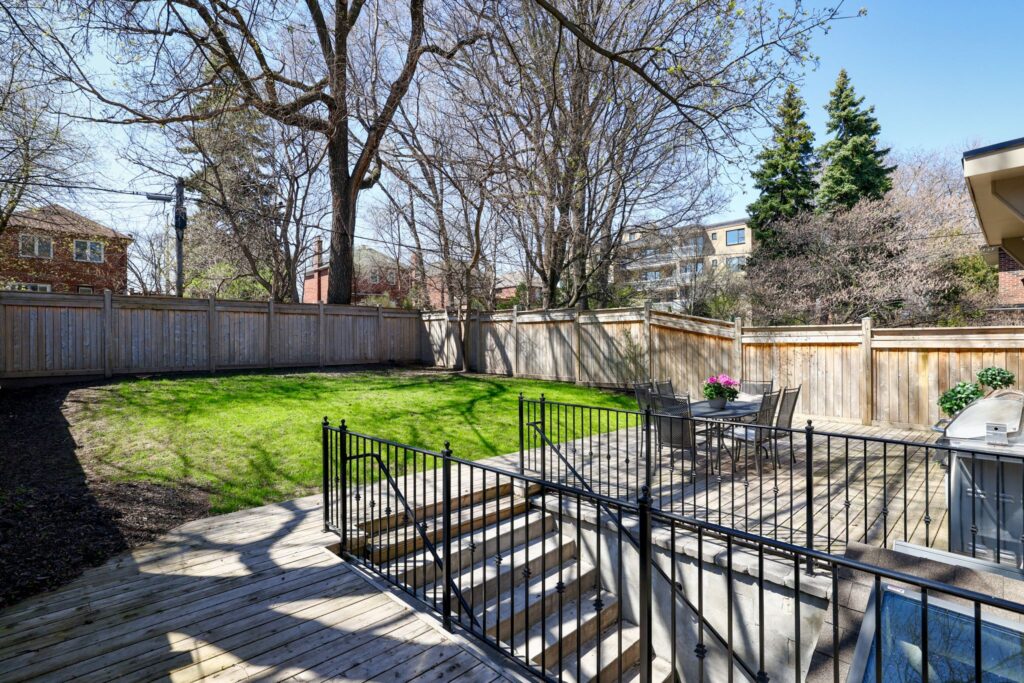 Photo of 344 Bessborough Dr