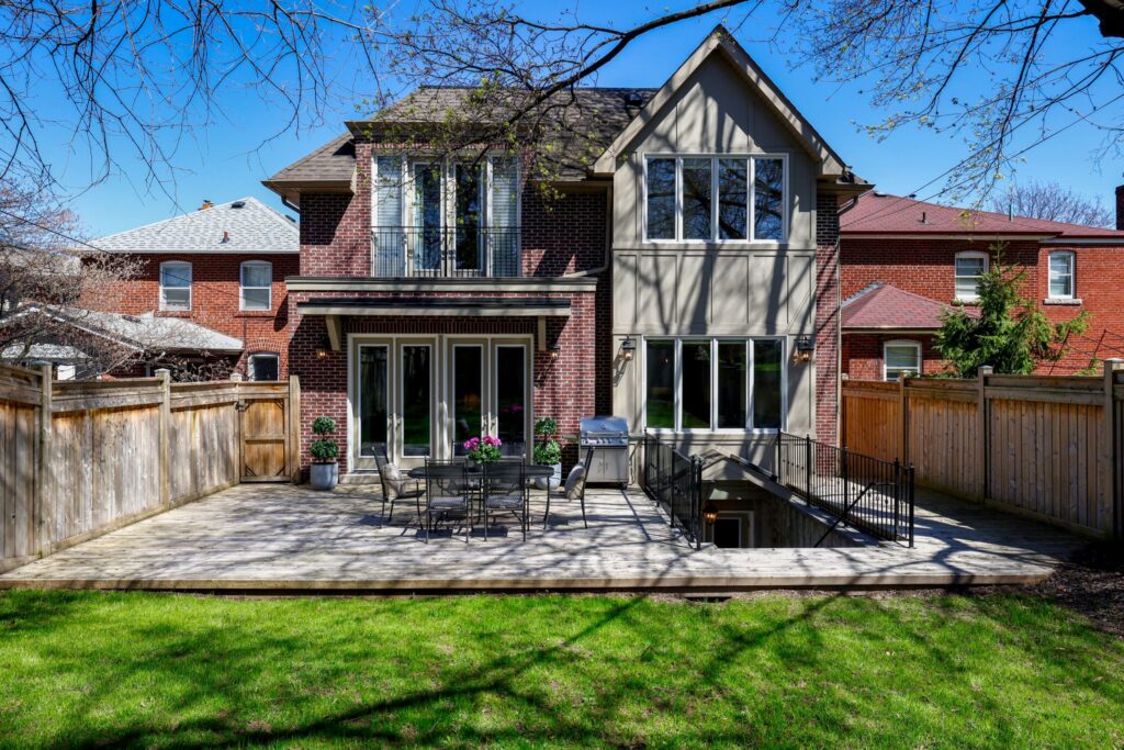 Photo of 344 Bessborough Dr