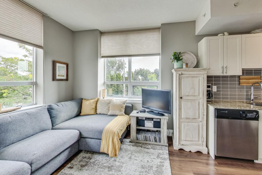 Photo of 3520 Danforth Ave, Unit 206