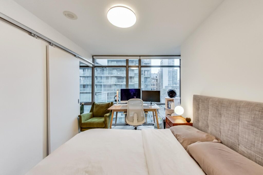Photo of 37 Grosvenor Street Suite 1201