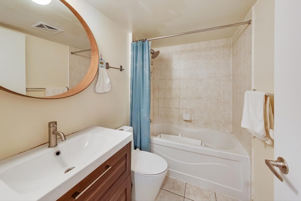 Photo of 37 Grosvenor Street Suite 1201