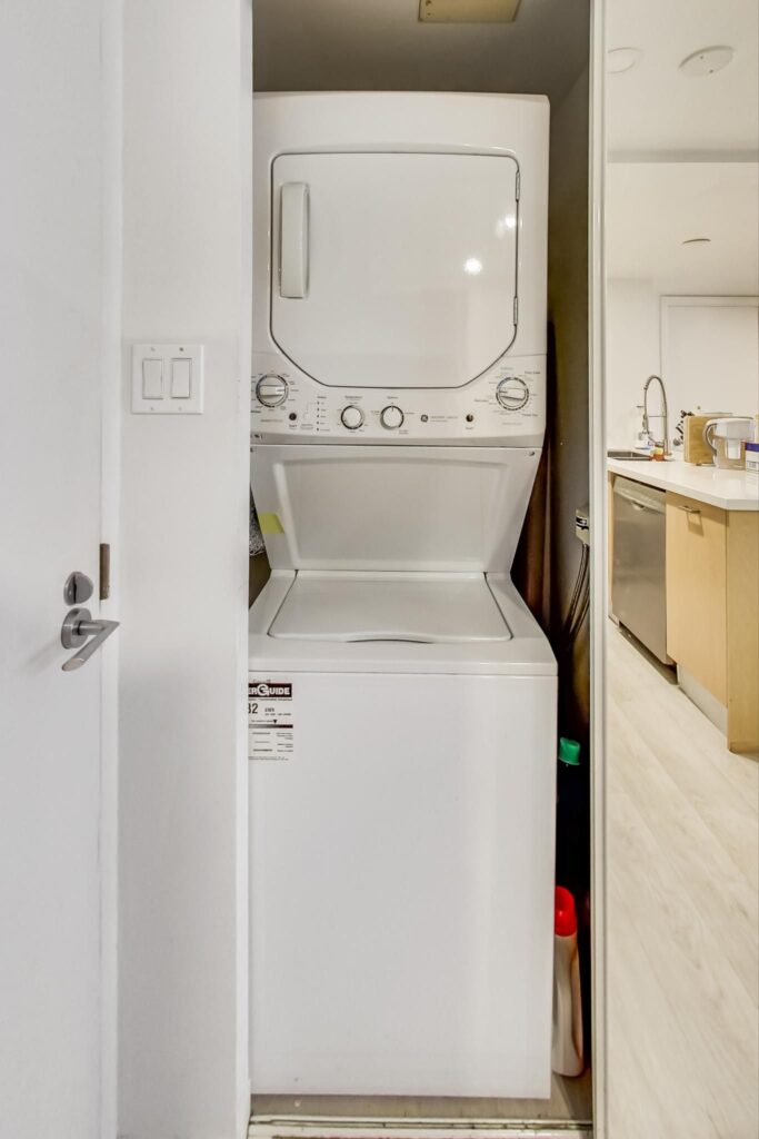 Photo of 37 Grosvenor Street Suite 1201