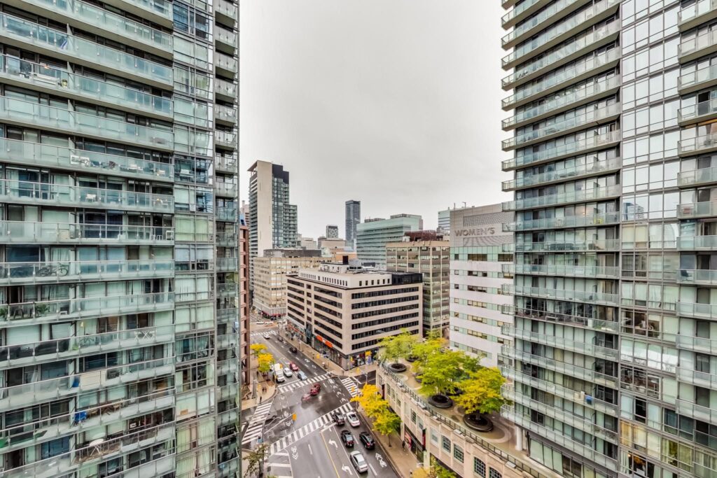 Photo of 37 Grosvenor Street Suite 1201