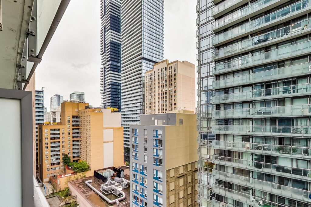 Photo of 37 Grosvenor Street Suite 1201