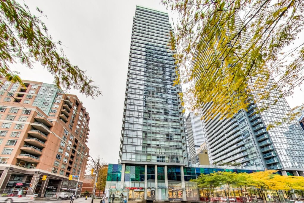 Photo of 37 Grosvenor Street Suite 1201