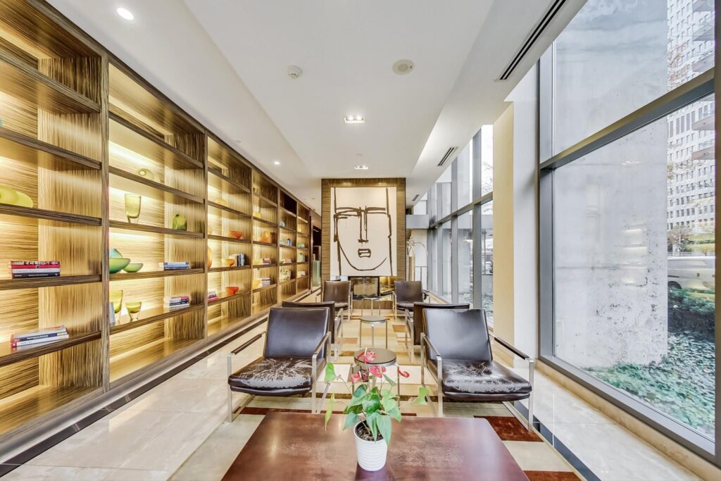 Photo of 37 Grosvenor Street Suite 1201