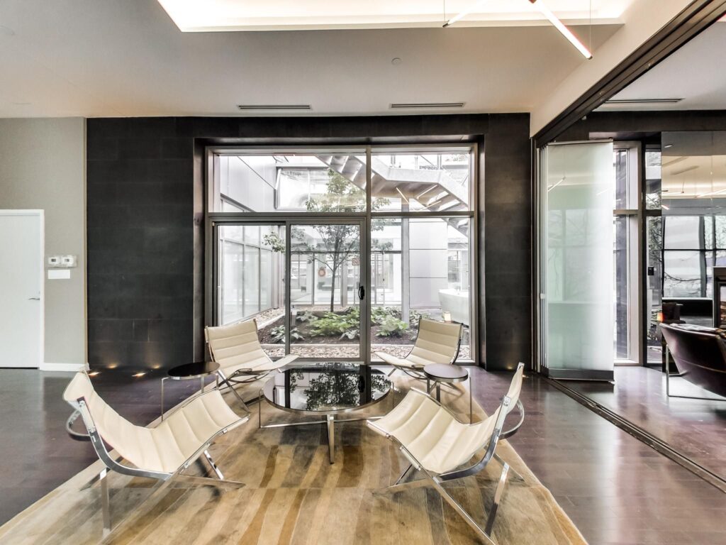 Photo of 37 Grosvenor Street Suite 1201