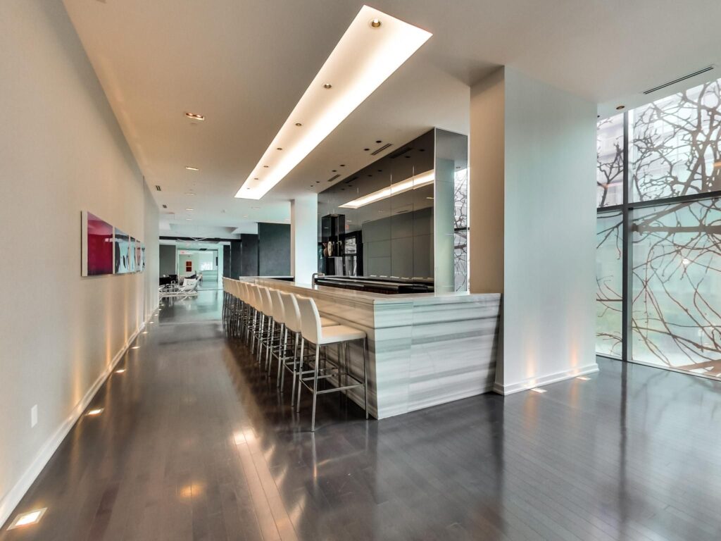 Photo of 37 Grosvenor Street Suite 1201