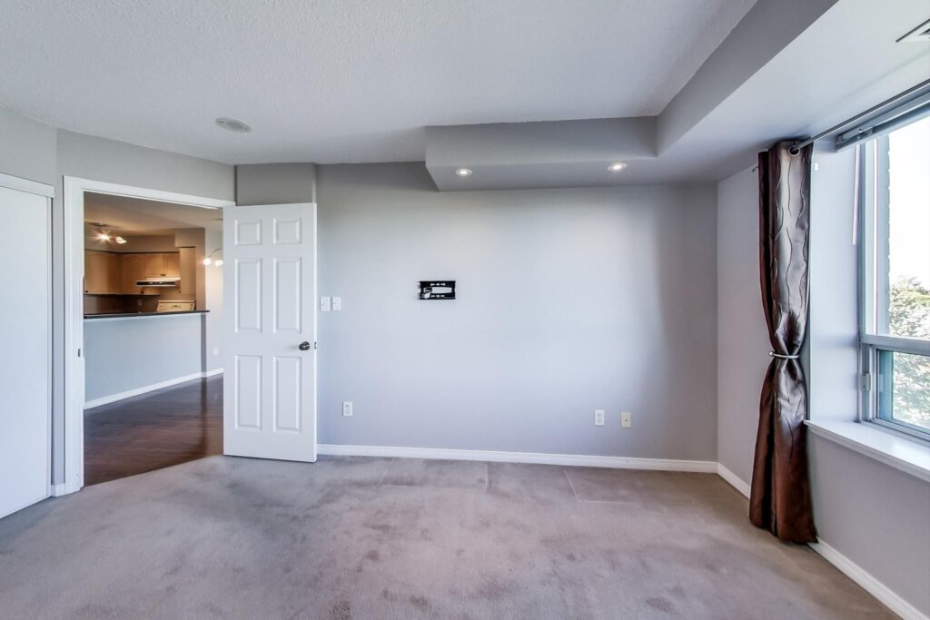 Photo of 39 Oneida Crescent Suite 407