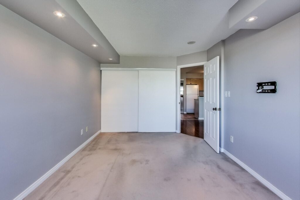 Photo of 39 Oneida Crescent Suite 407