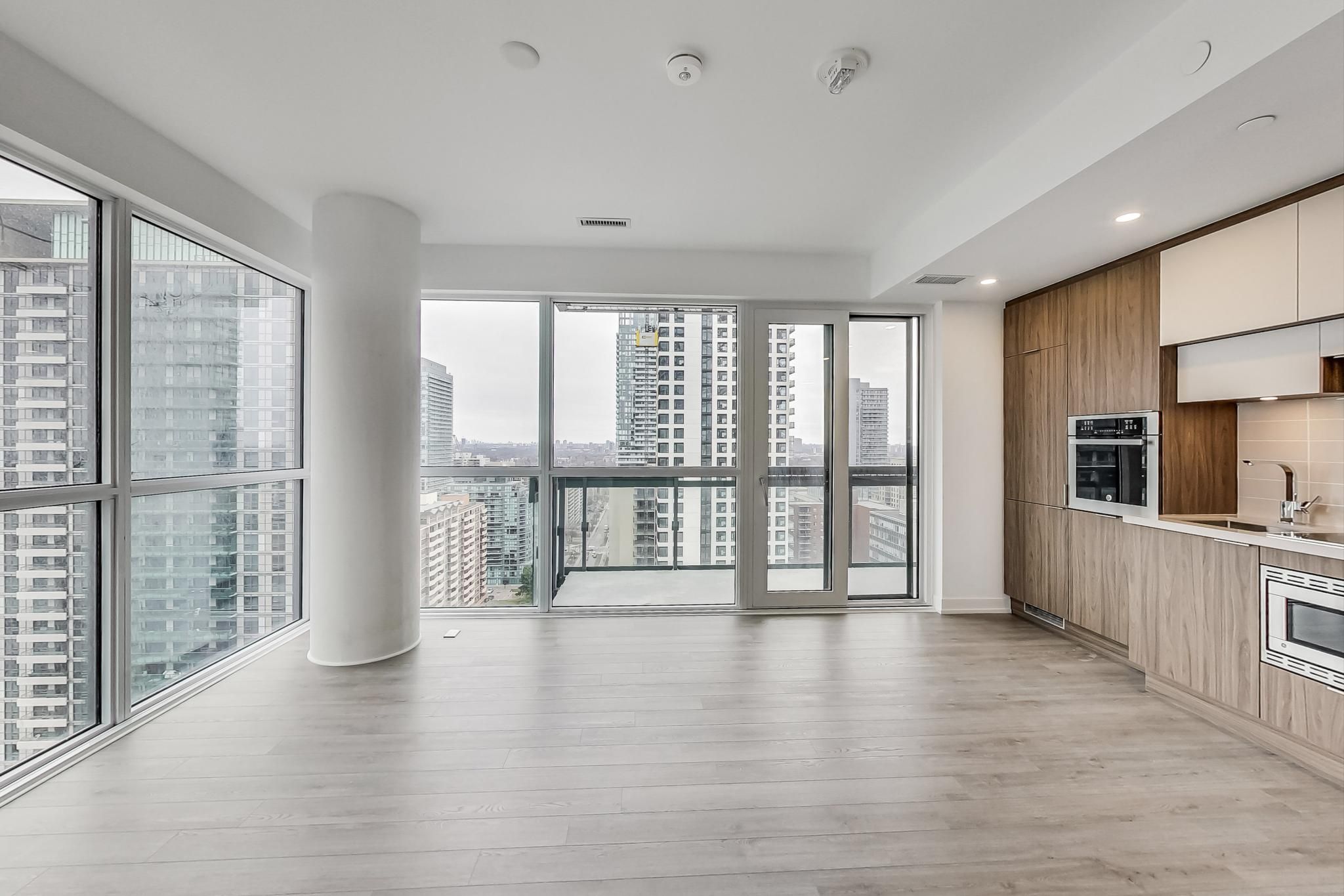 Photo of 39 Roehampton Avenue Suite 1809