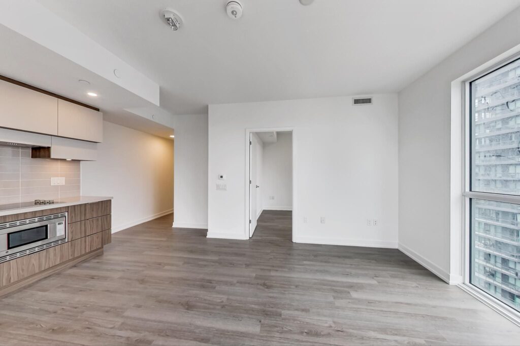 Photo of 39 Roehampton Avenue Suite 1809