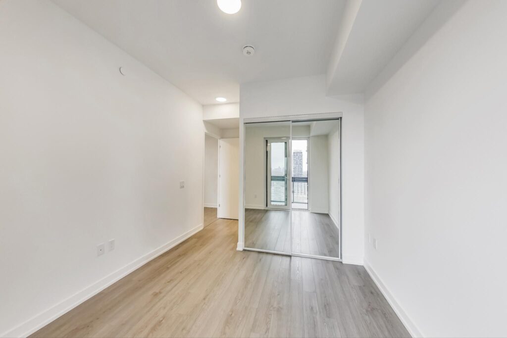 Photo of 39 Roehampton Avenue Suite 1809