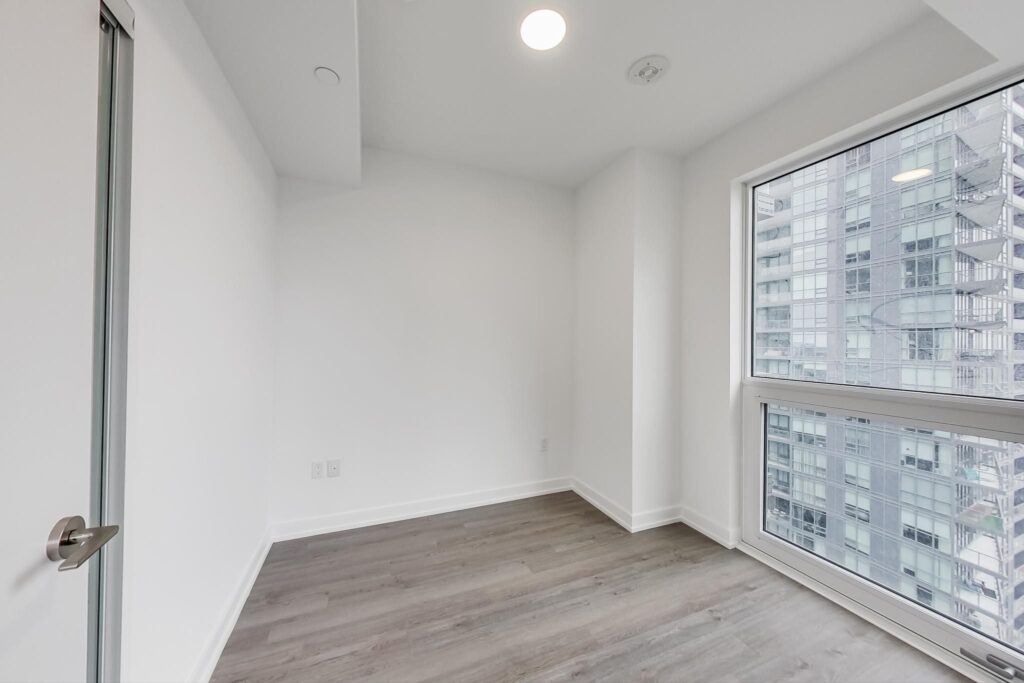 Photo of 39 Roehampton Avenue Suite 1809