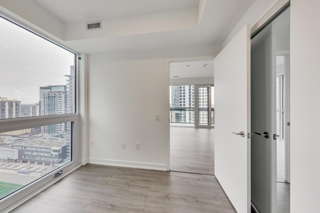 Photo of 39 Roehampton Avenue Suite 1809