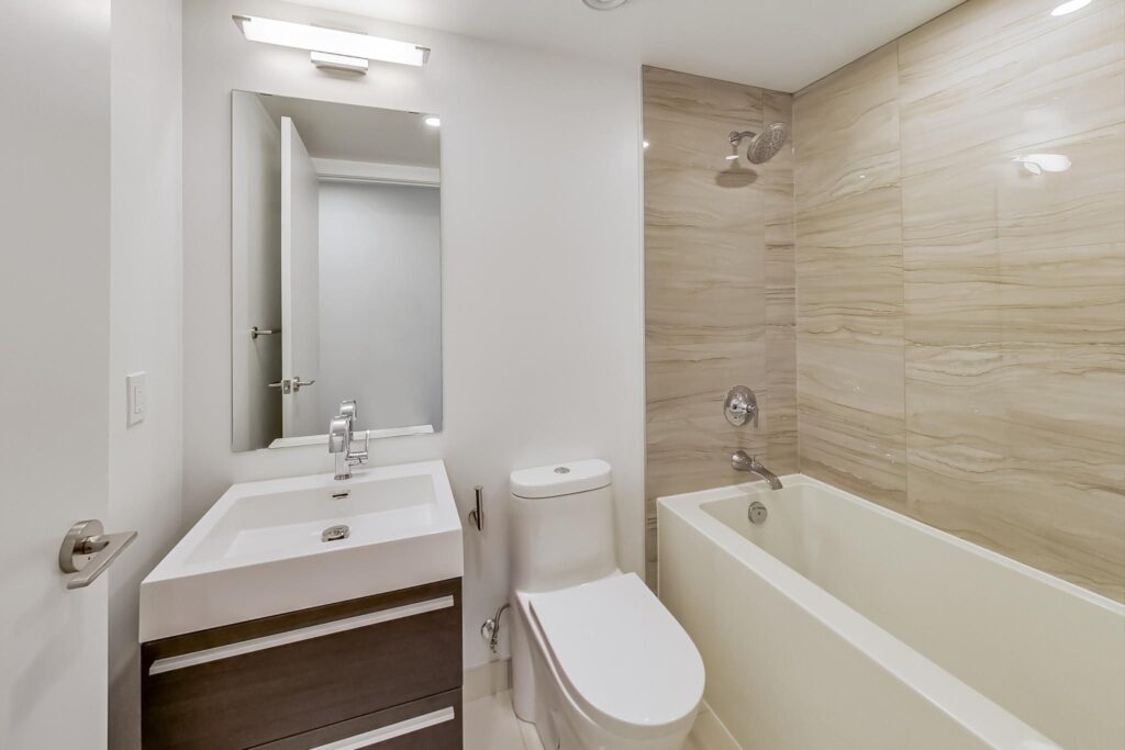 Photo of 39 Roehampton Avenue Suite 1809