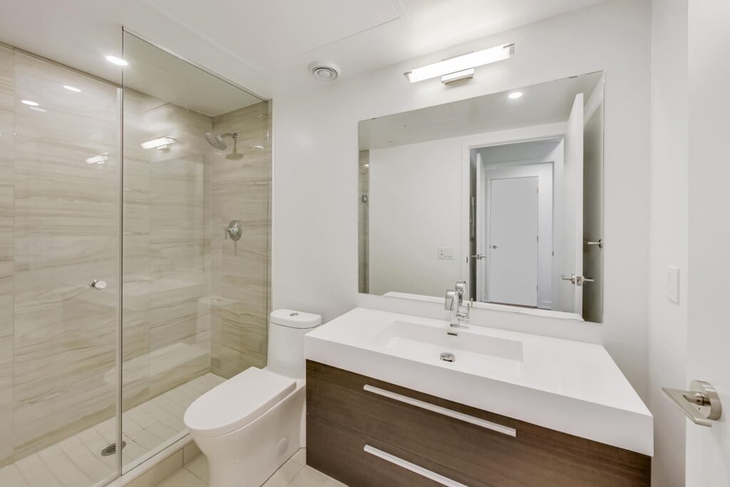 Photo of 39 Roehampton Avenue Suite 1809