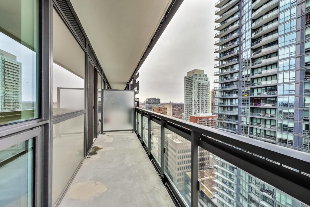 Photo of 39 Roehampton Avenue Suite 1809