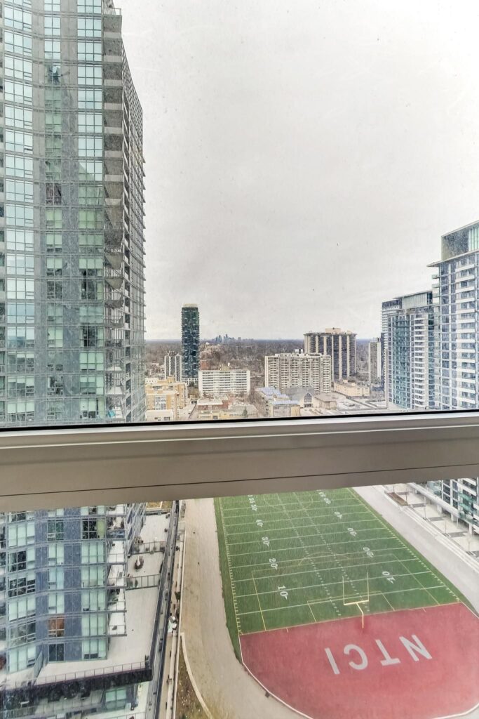 Photo of 39 Roehampton Avenue Suite 1809
