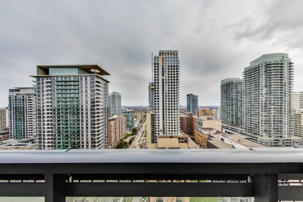 Photo of 39 Roehampton Avenue Suite 1809