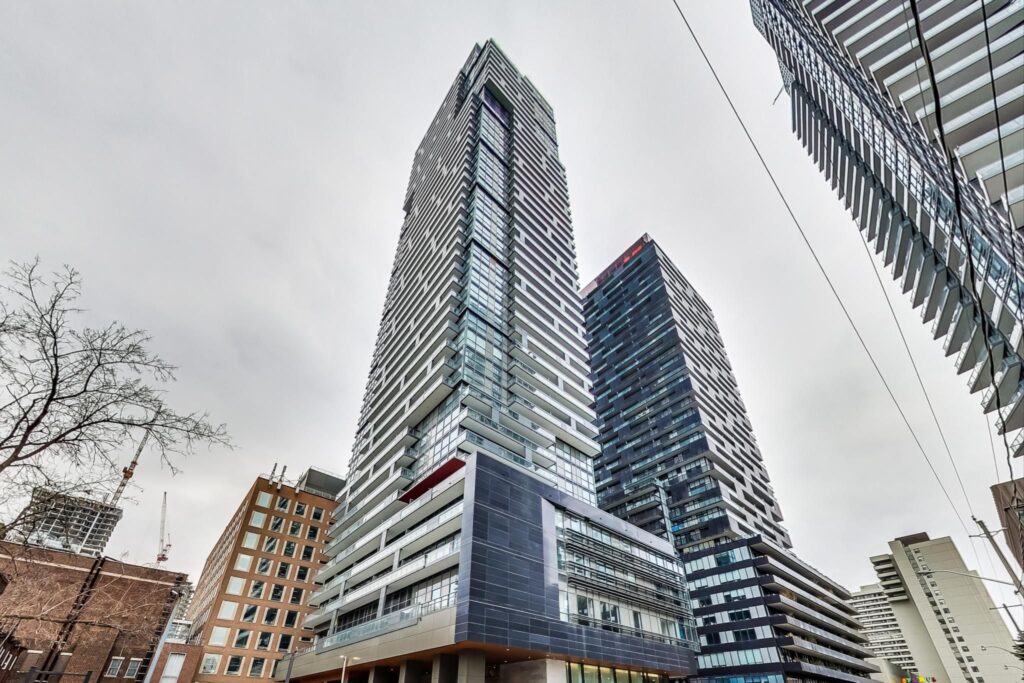 Photo of 39 Roehampton Avenue Suite 1809