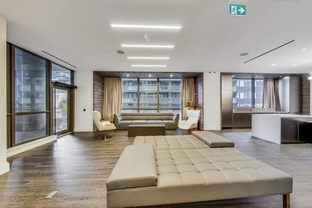 Photo of 39 Roehampton Avenue Suite 1809