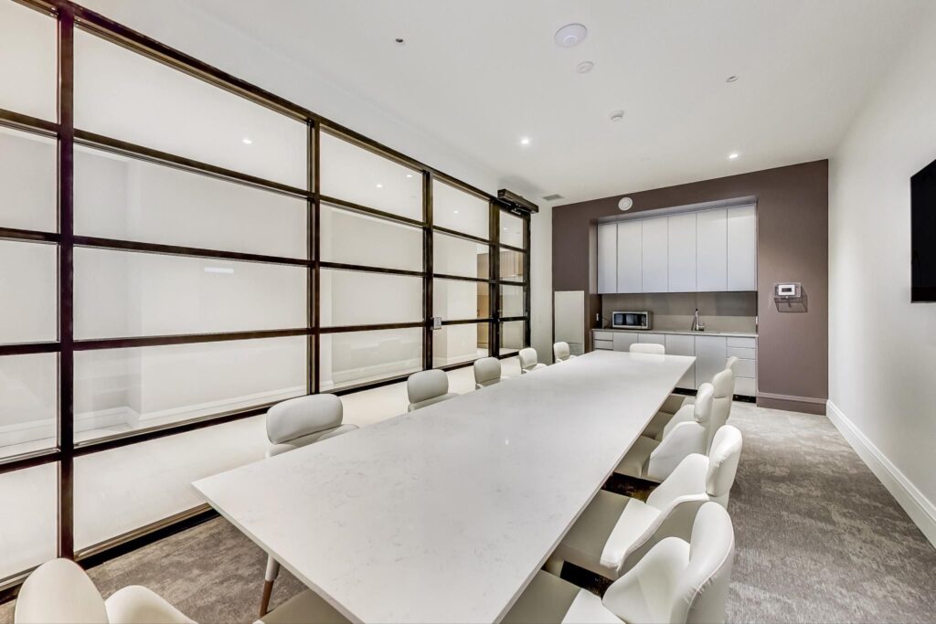 Photo of 39 Roehampton Avenue Suite 1809