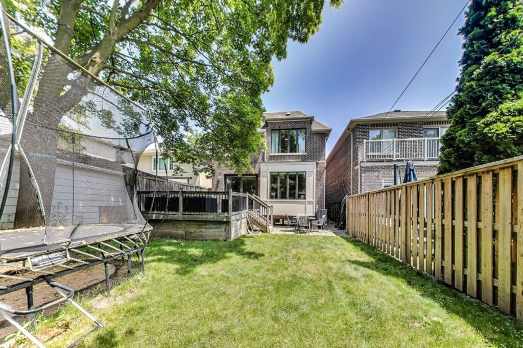 Photo of 474 Sutherland Drive