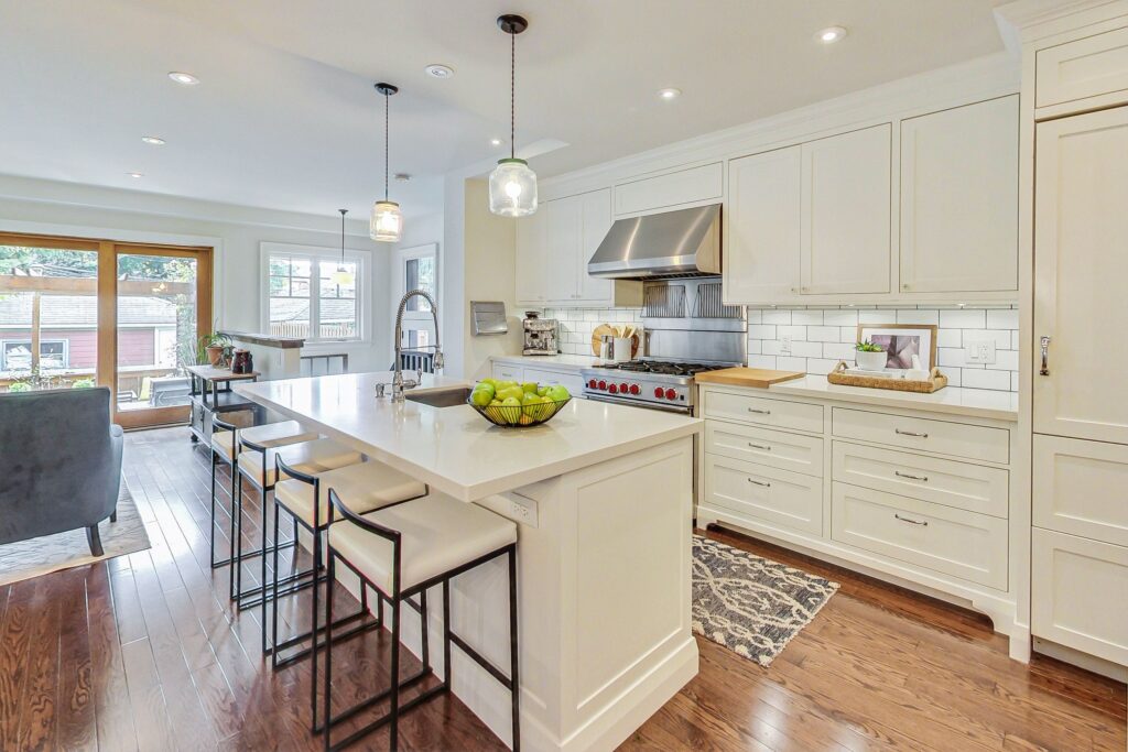 Photo of 527 Davisville Ave