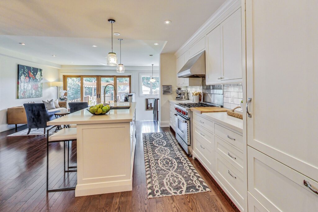 Photo of 527 Davisville Ave