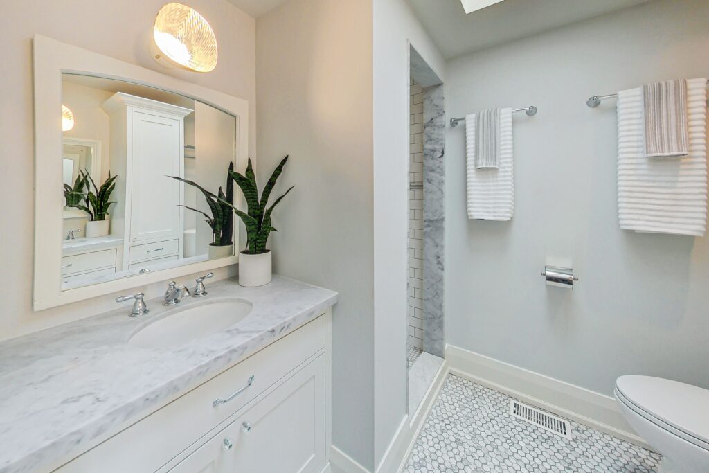 Photo of 527 Davisville Ave