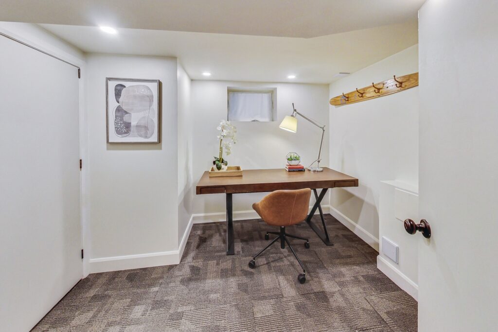 Photo of 527 Davisville Ave