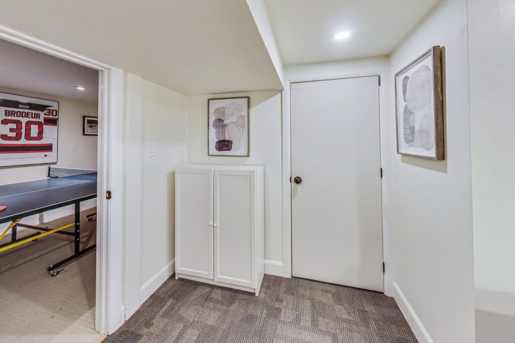 Photo of 527 Davisville Ave